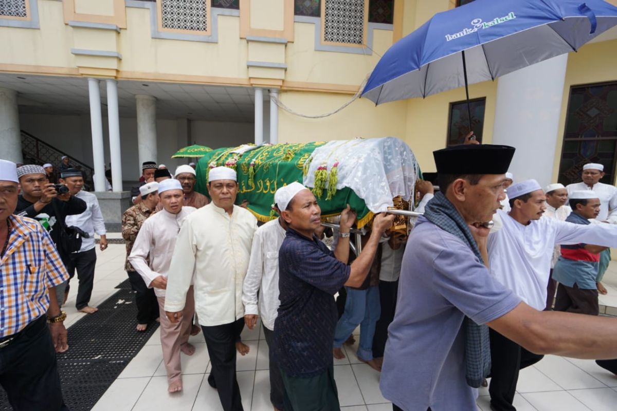 Semua terharu dan mendoakan terbaik