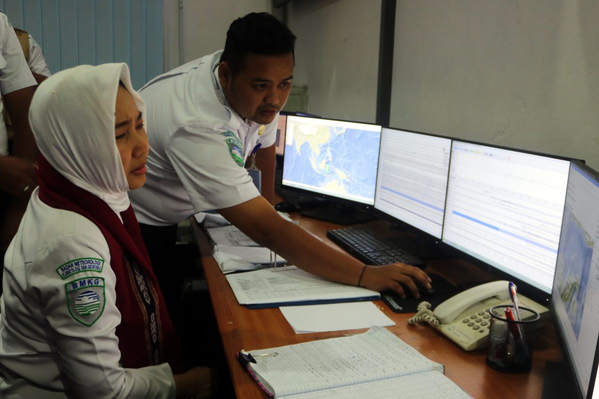 Cuaca Maluku dipengaruhi tekanan rendah di Tanimbar