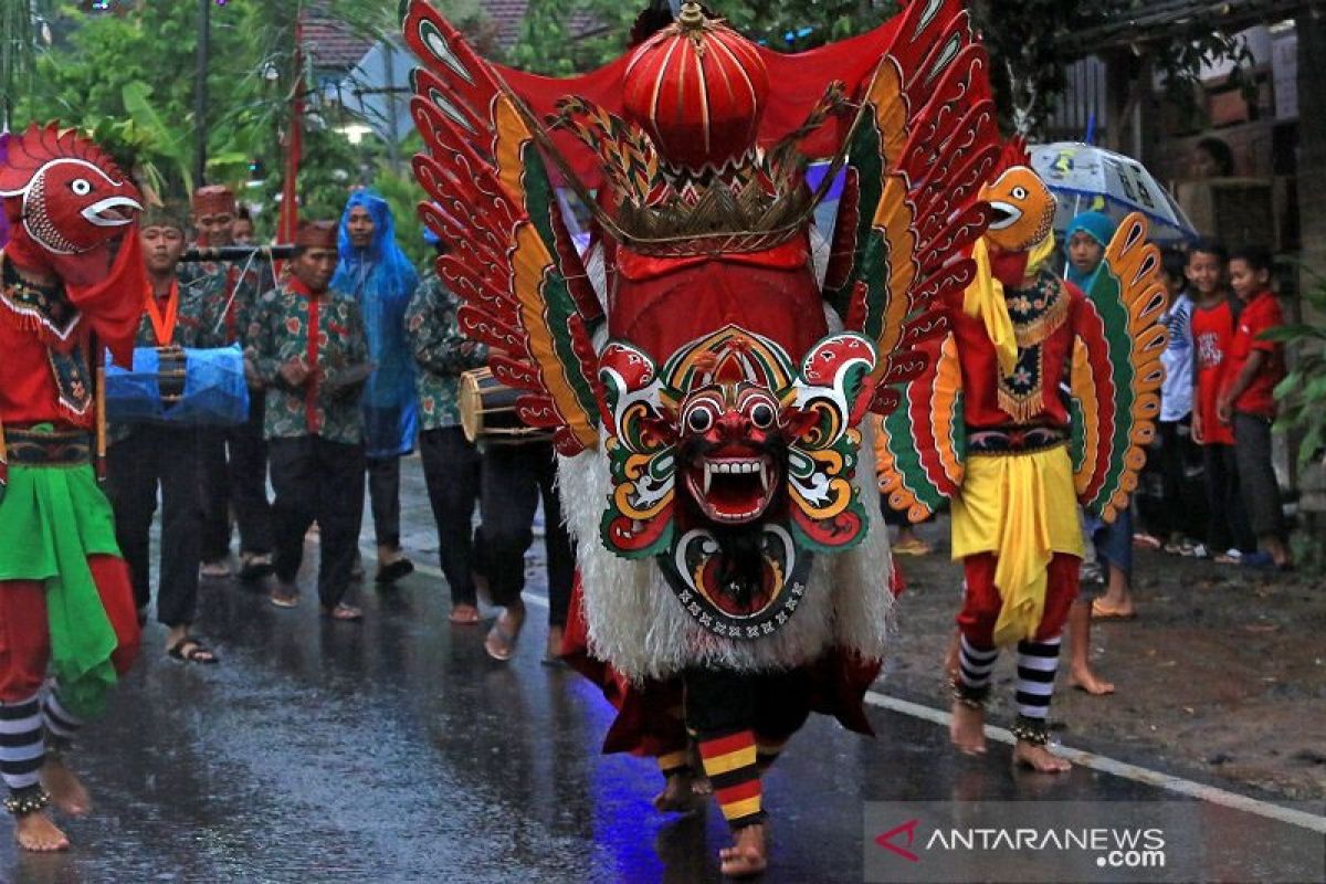 Di luar panas, (pemilu) di Osing-Banyuwangi adem ayem