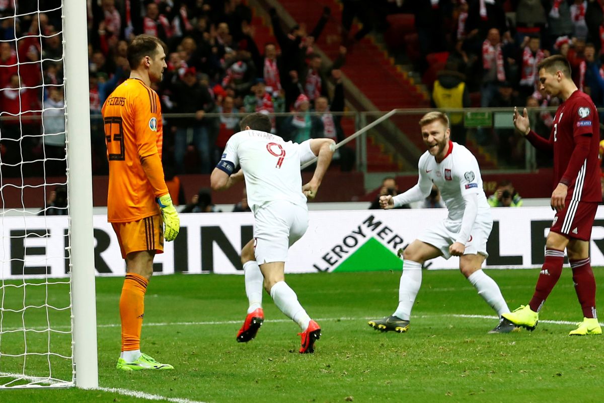 Menang 2-0 atas Latvia, Polandia puncaki Grup G