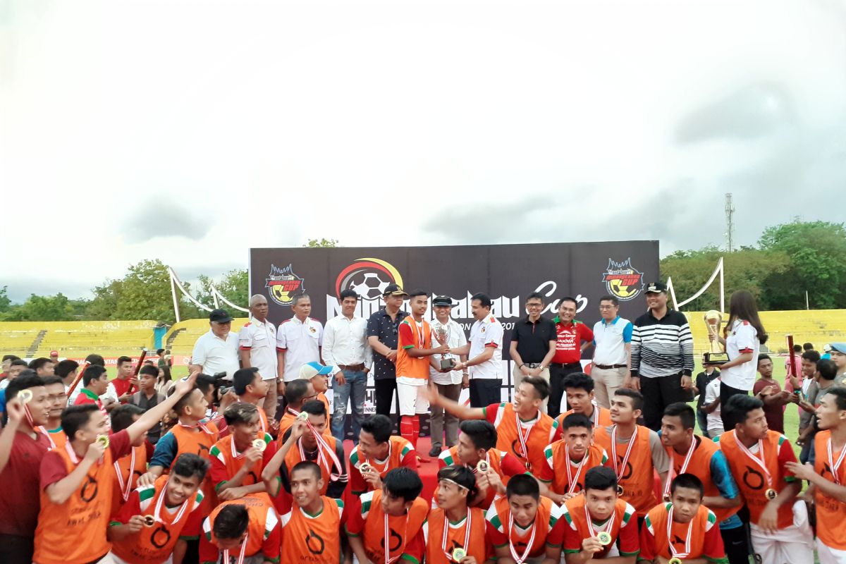 Etalase pesepak bola muda Sumbar itu bernama Minangkabau Cup