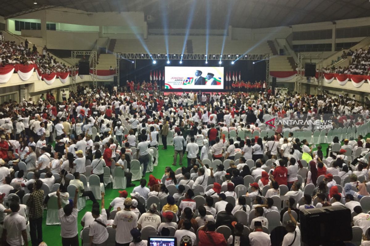 Ribuan warga hadiri kampanye Jokowi di GOR Ken Arok Malang (Video)