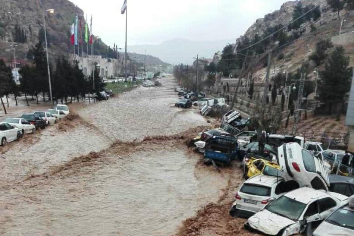Banjir bandang renggut 11 korban jiwa di Iran selatan