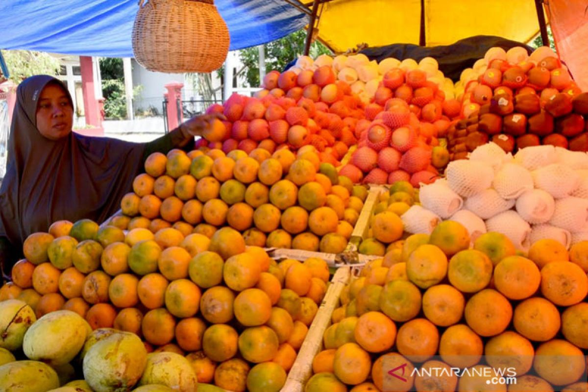 Musim panas, buah pir naik di Banda Aceh