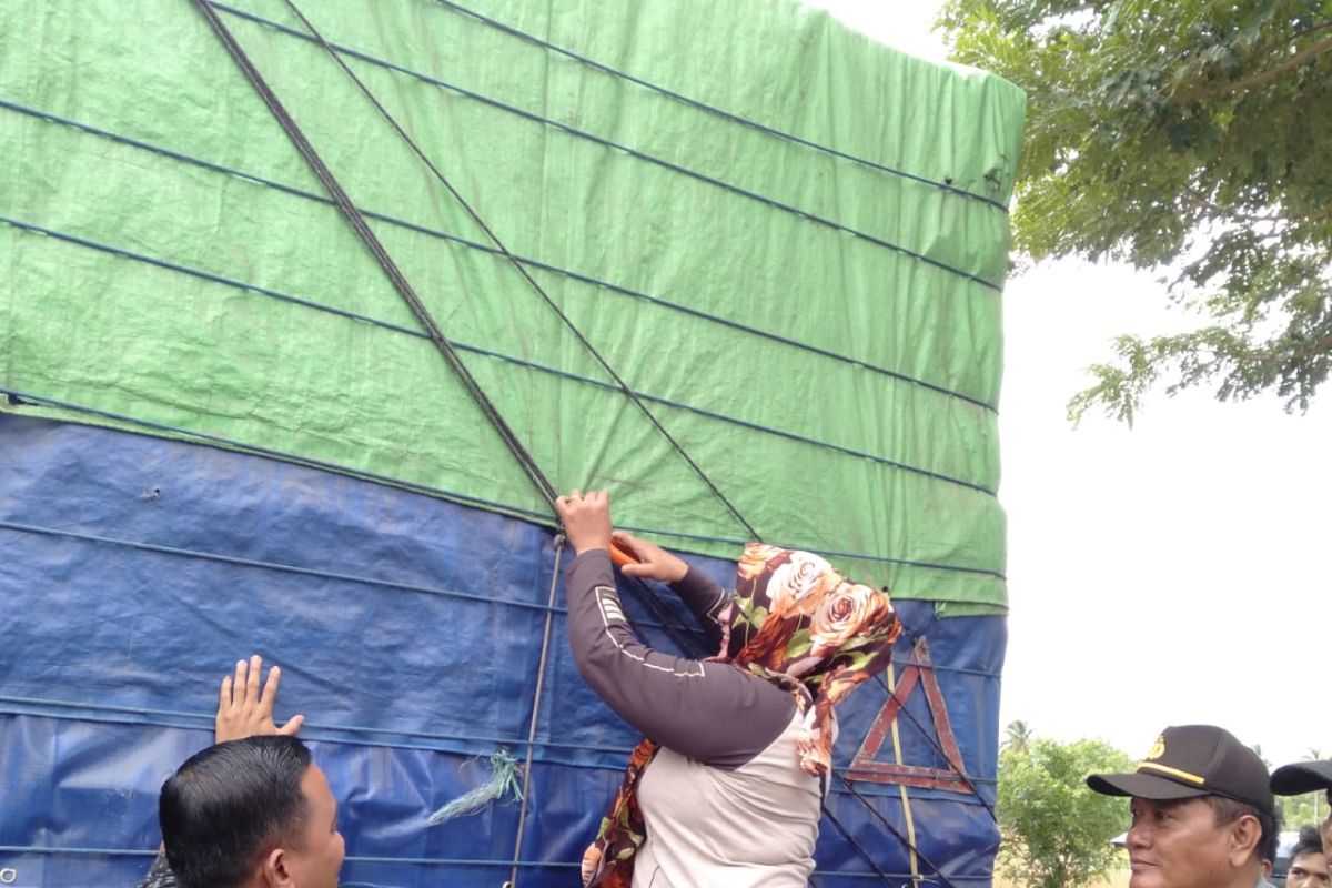 Bawaslu Gorontalo Utara Awasi Penyortiran Dan Pelipatan Surat Suara