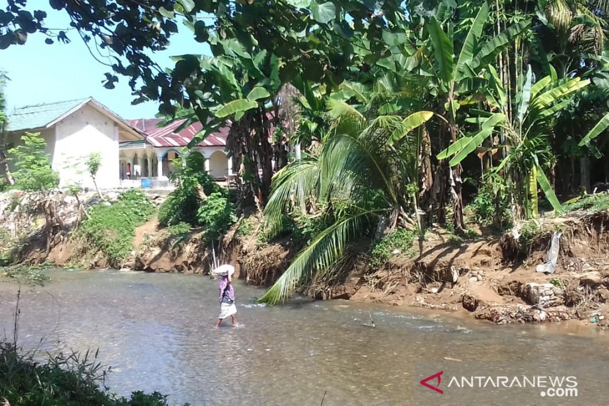 Erosi Sungai Manggeng di Abdya meluas