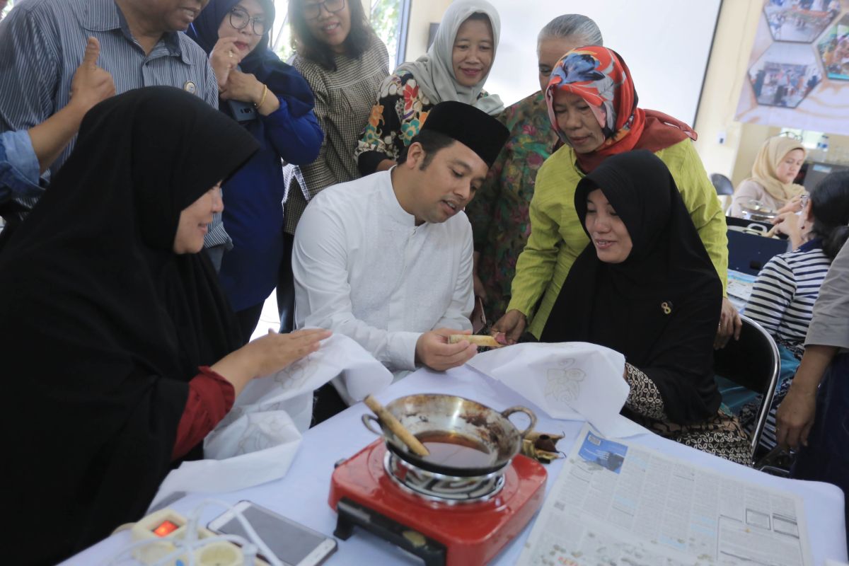 Wali Kota minta masyarakat kembangkan batik sebagai budaya bangsa