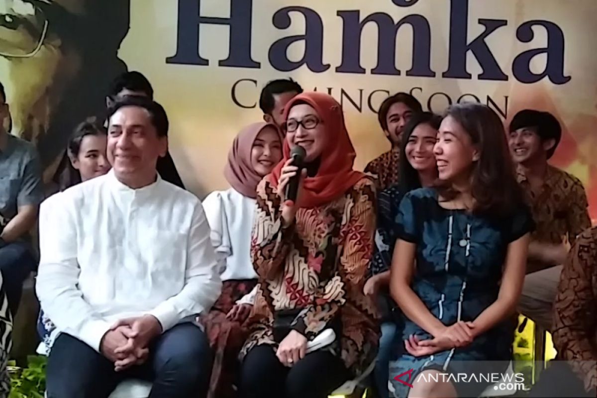 Desy Ratna Sari kesulitan berbahasa Minang di film Buya Hamka