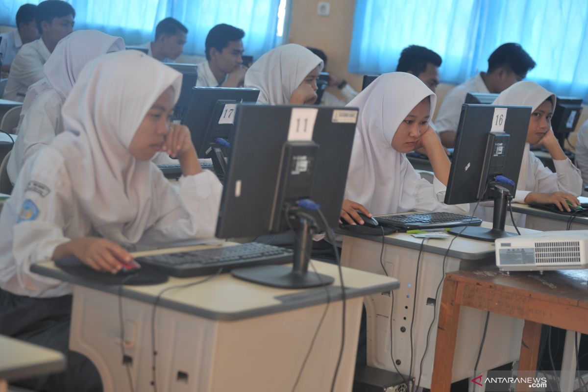 Pemprov Gorontalo Sediakan 4.137 Komputer Untuk UNBK