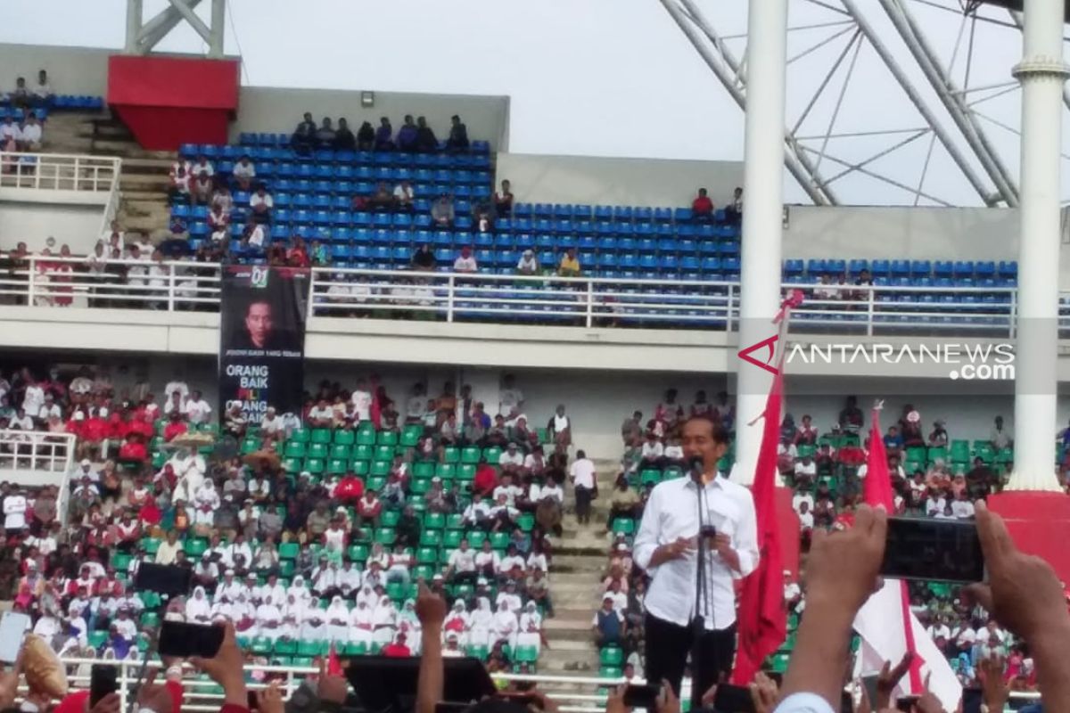 Kampanye di Jember, Jokowi minta warga perangi hoaks (Video)