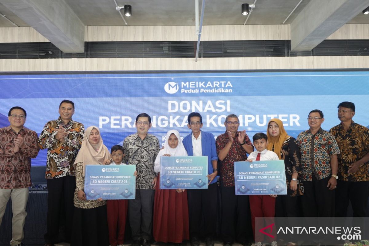 Meikarta salurkan perangkat komputer kepada tiga sekolah dasar