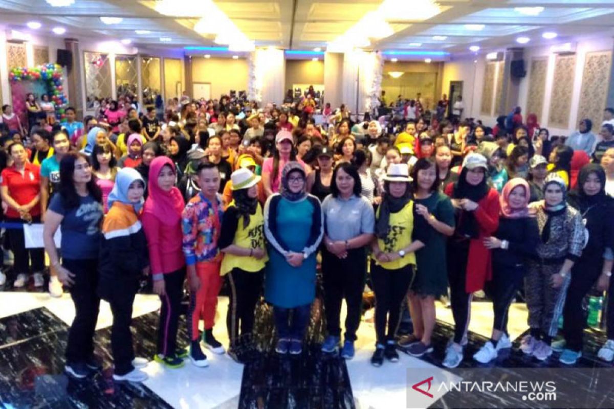 Istri Bupati Nadalsyah buka Party Zumba dan Aerobic