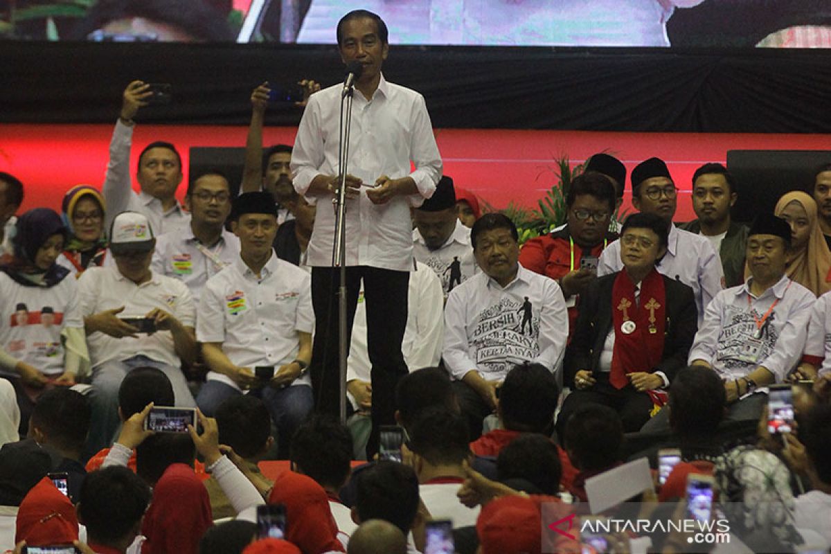 Jokowi disambut selawat badar tiba di Lhokseumawe