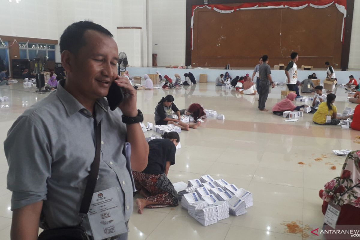 KPU : 803 surat suara calon DPRD provinsi rusak