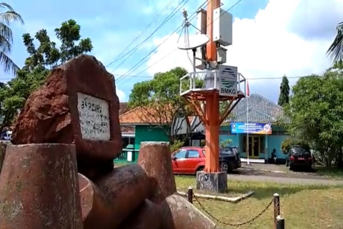 Tiga baterai sirene tsunami di Pariaman digondol maling