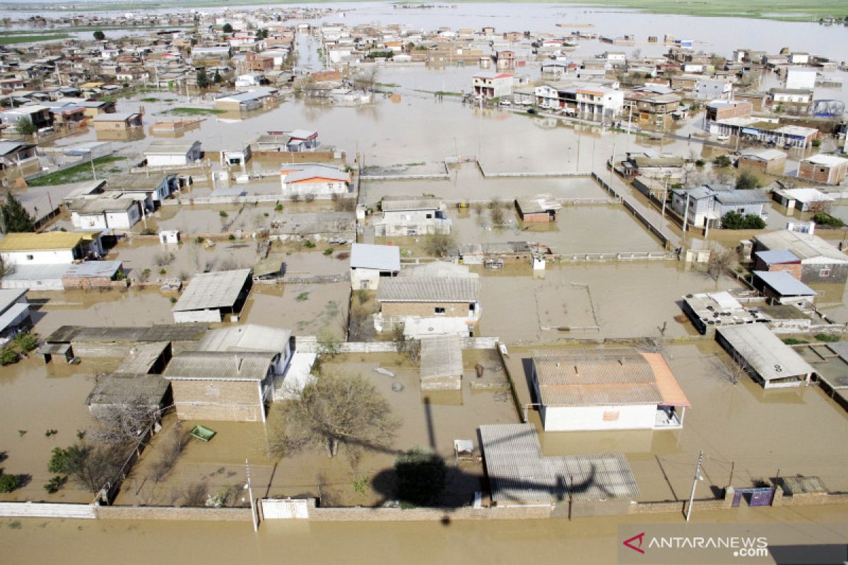 Presiden Rouhani periksa kerusakan akibat banjir di Iran Utara