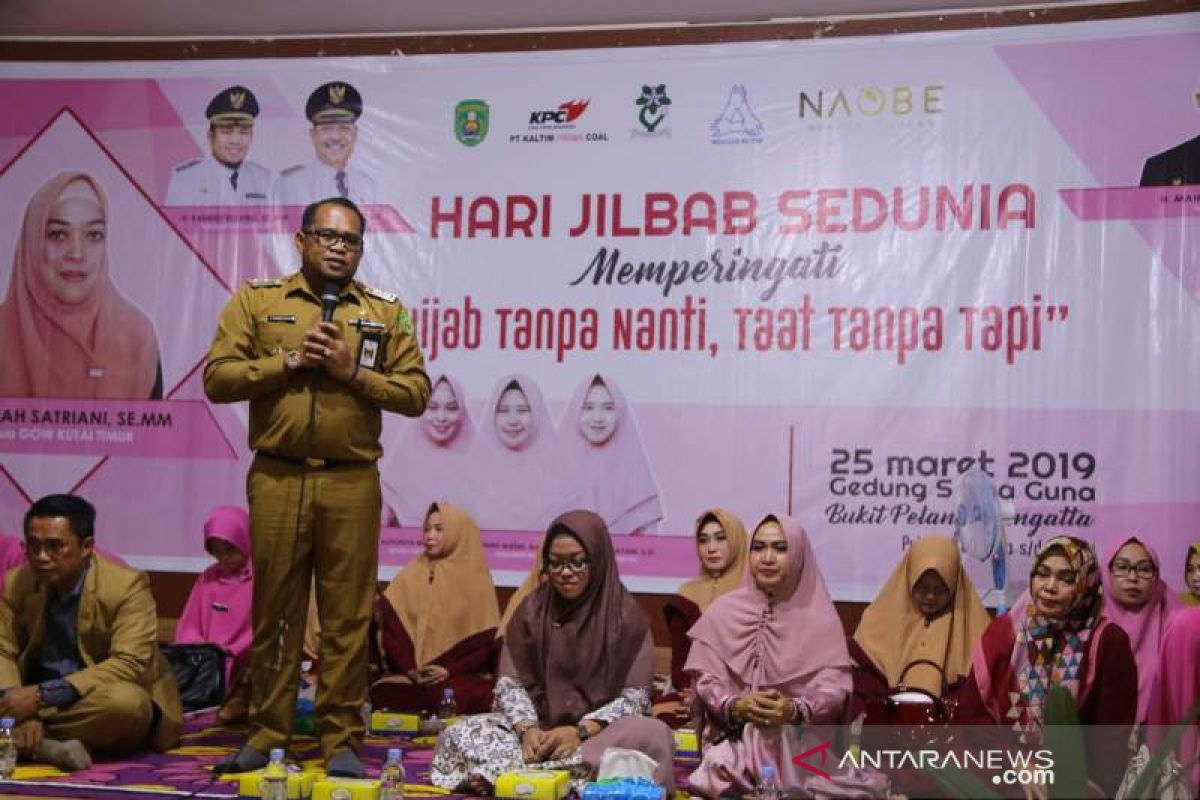 Kutim Peringati Hari Jilbab Sedunia Bersama Ustadzah Oki Setiana Dewi