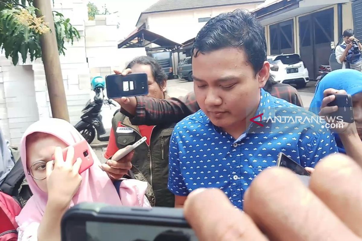 Kasus jalan ambles, Polda Jatim periksa anak Risma (Video)