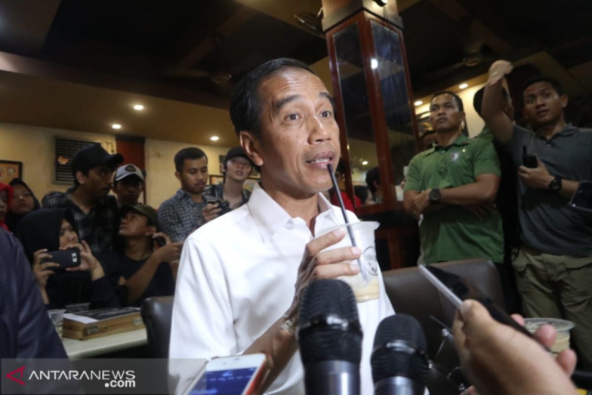 Jokowi tak soal tangan luka karena antusiasme warga