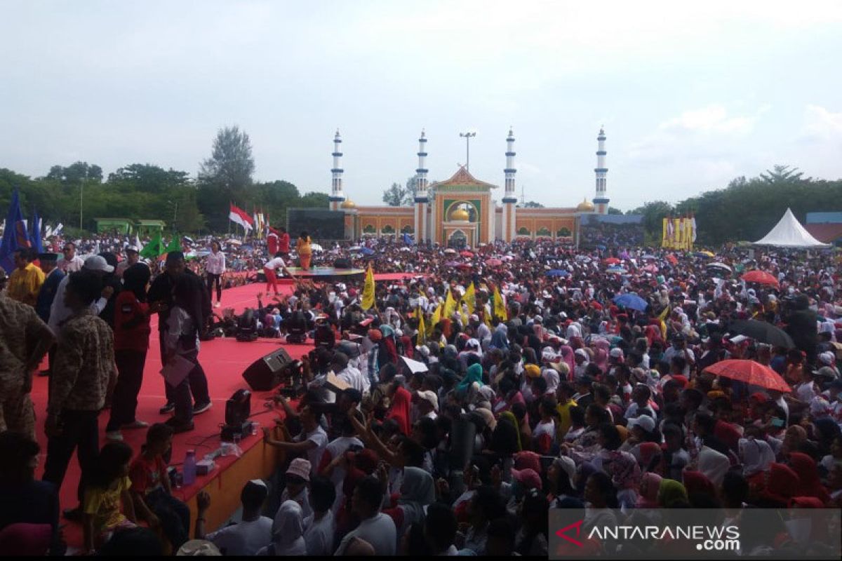 Vidio - Puluhan ribu pendukung padati kampanye Jokowi di Dumai