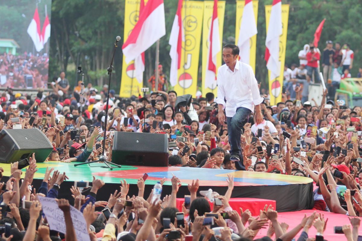 Ini pantun Jokowi untuk warga Dumai