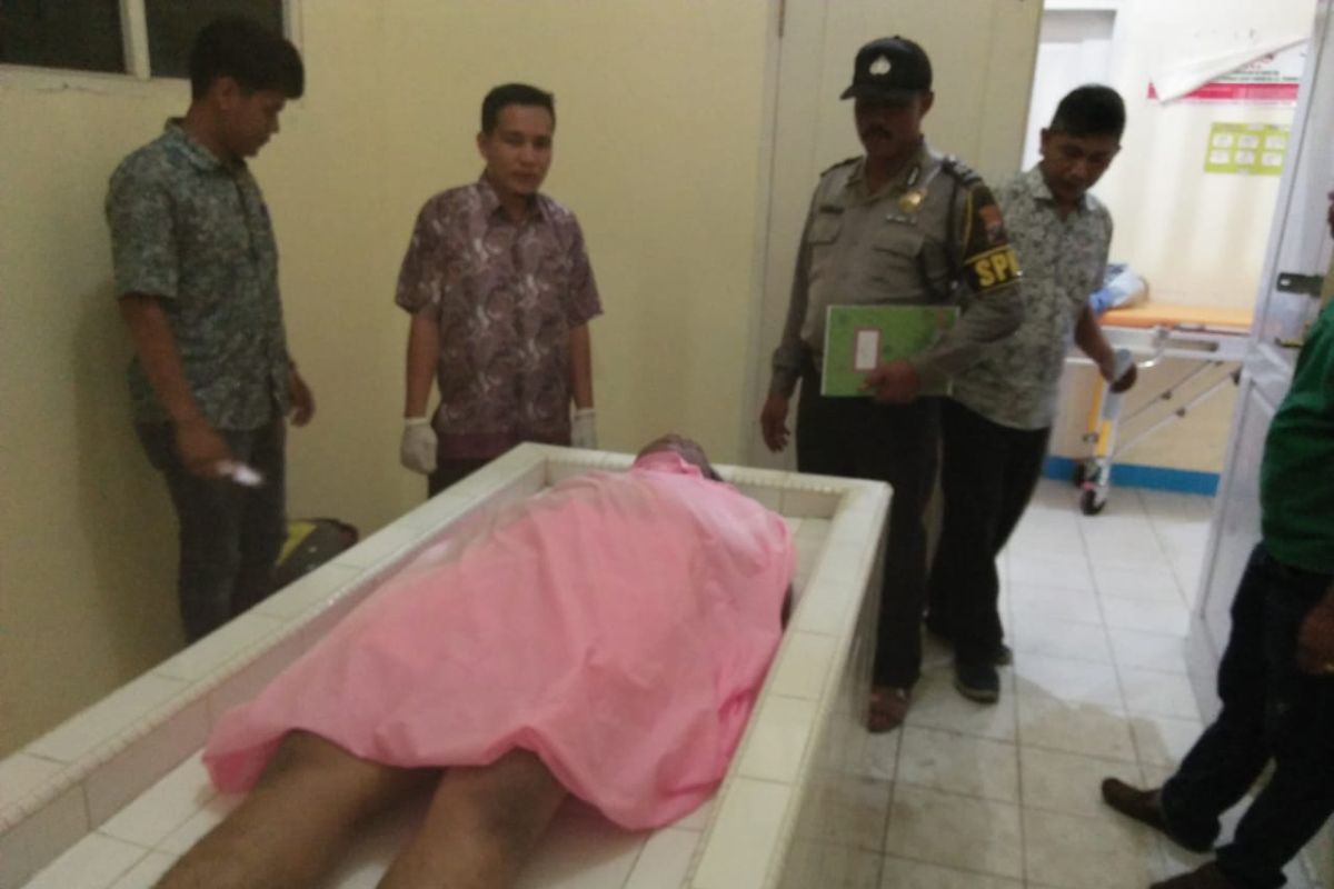 Istri temukan suami gantung diri di kamar