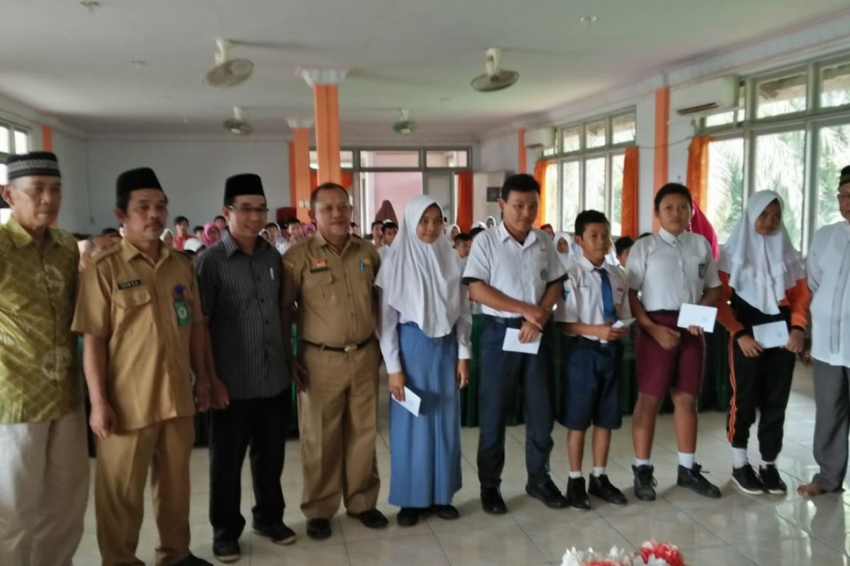 Baznas Sanggau salurkan tahap pertama penerima manfaat tahun 2019