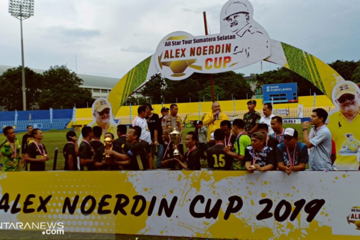 Alex Noerdin tetap upayakan Ronaldinho ke Palembang