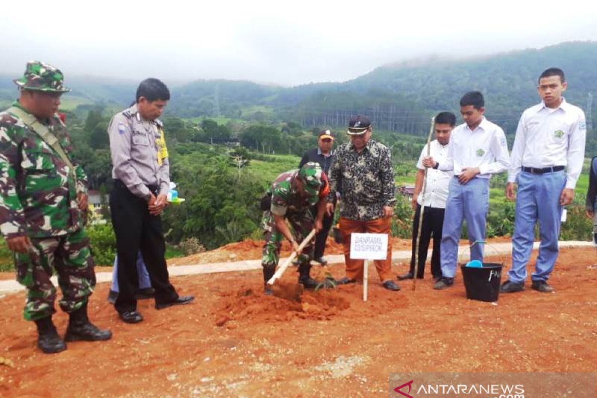 Program penghijauan TNI di lereng Bukit Simago-mago