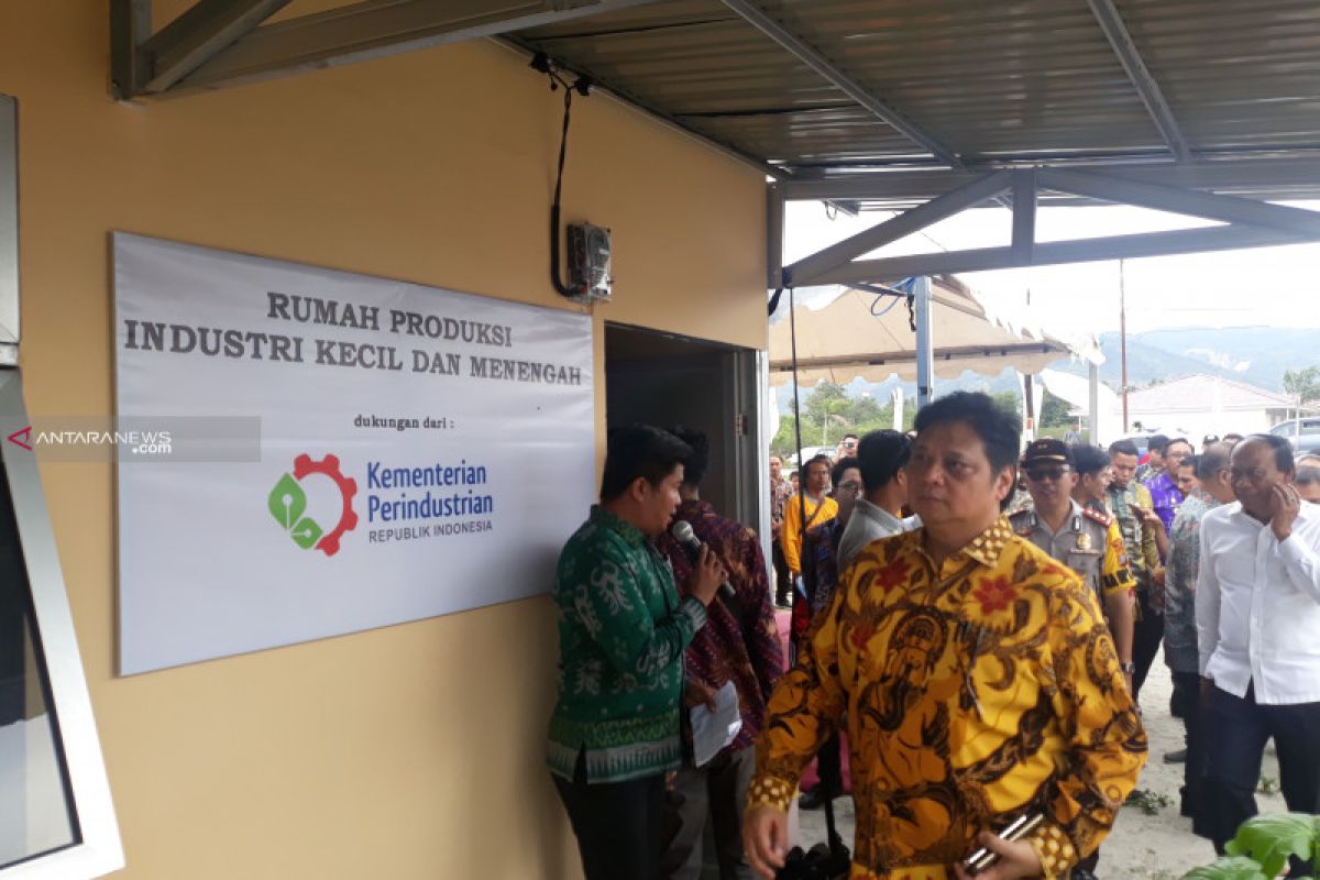 Airlangga tinjau rumah produksi dan Ammdes pascalikuefaksi Sigi