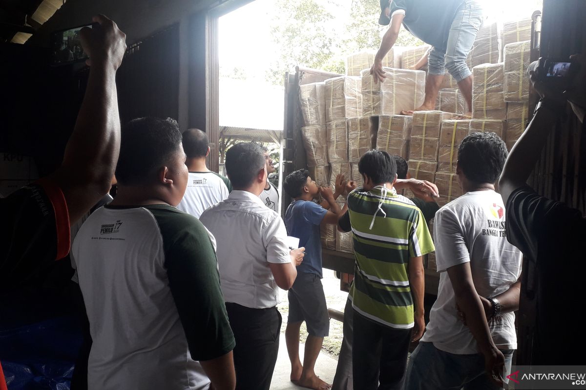 KPU Bangka Tengah terima 261 koli surat suara