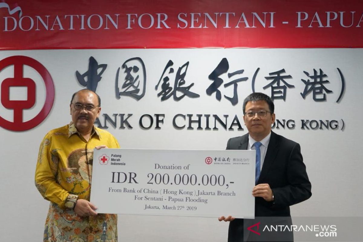 Bank of China Cabang Jakarta membantu korban banjir Sentani