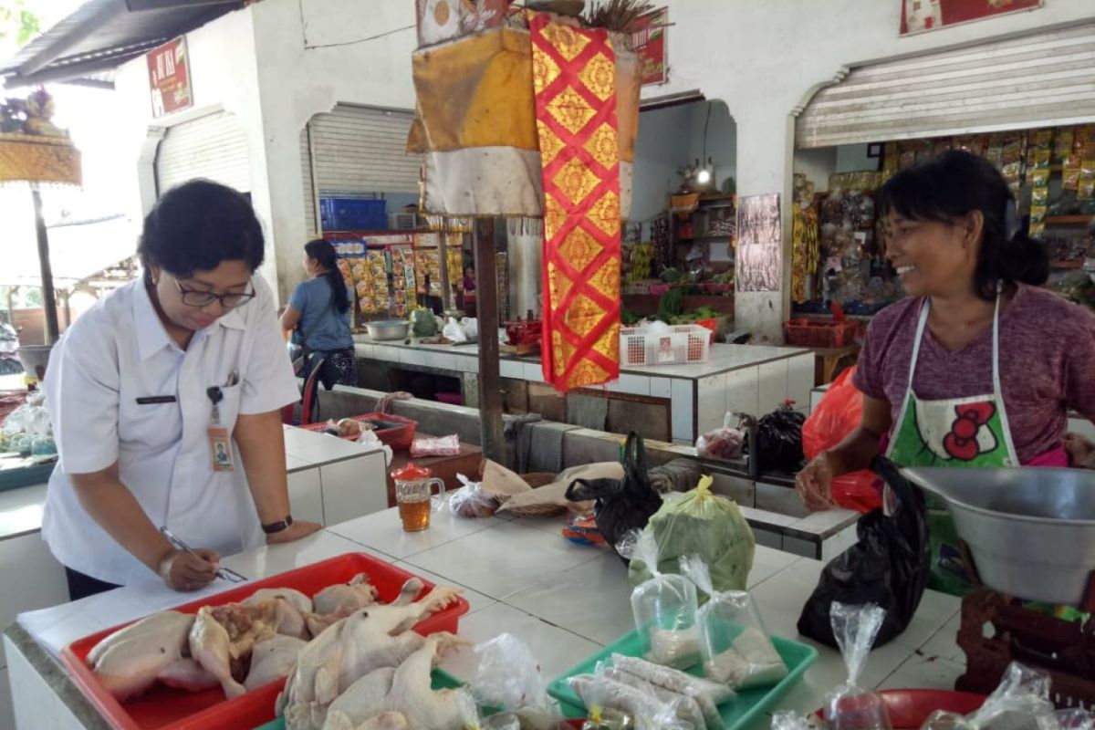 Distan Denpasar periksa daging pakai Organoleptik