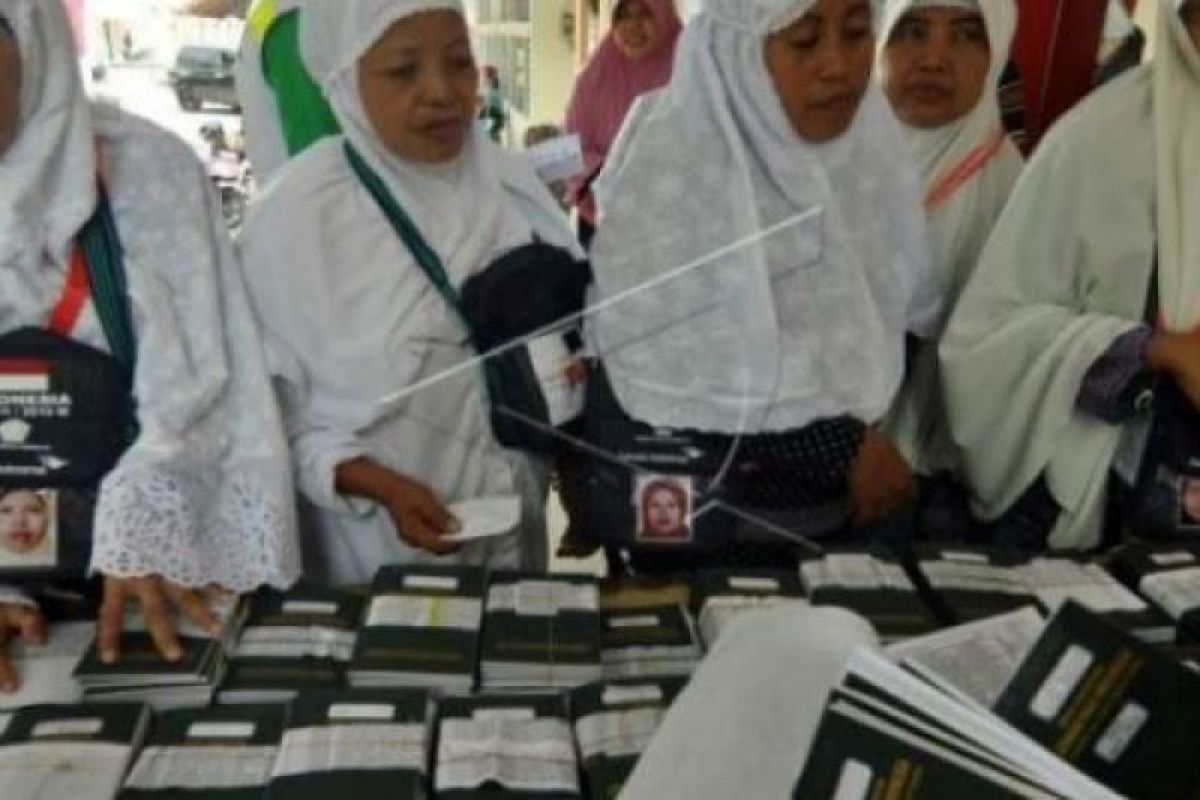 174 Calon Jemaah haji Kota Dumai jalani rekam biometrik