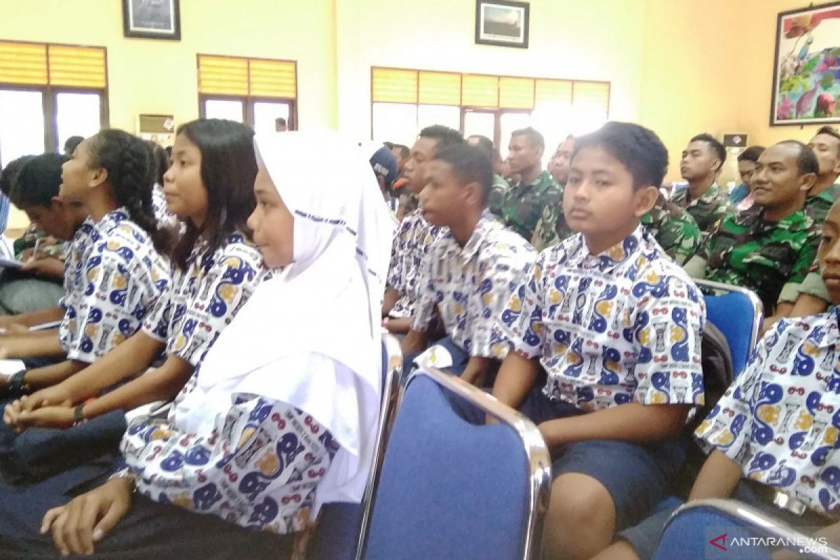 Kosek Hanudnas motivasi warga Biak Numfor menjaga kebersihan