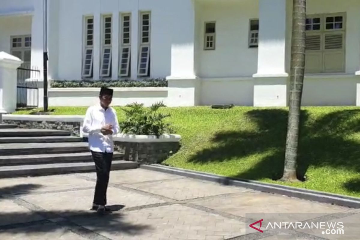 Jokowi minta jangan ada yang berlibur pada 17 April