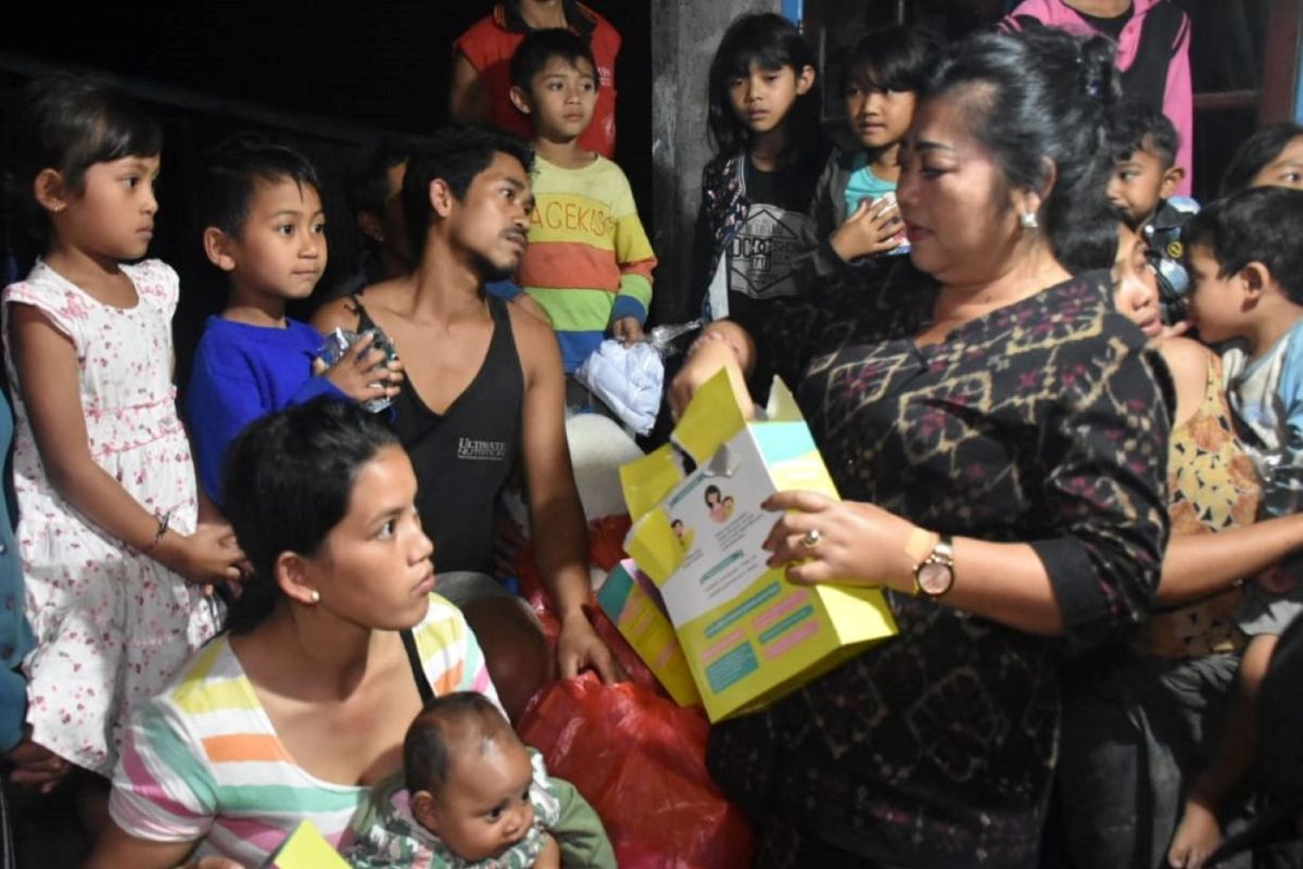 Bupati Mas Sumatri jenguk warga Dusun Pucang yang sempat mengungsi