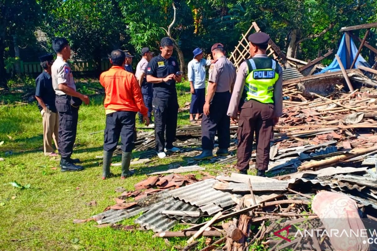 Puting beliung terjang Bekasi, 176 rumah rusak