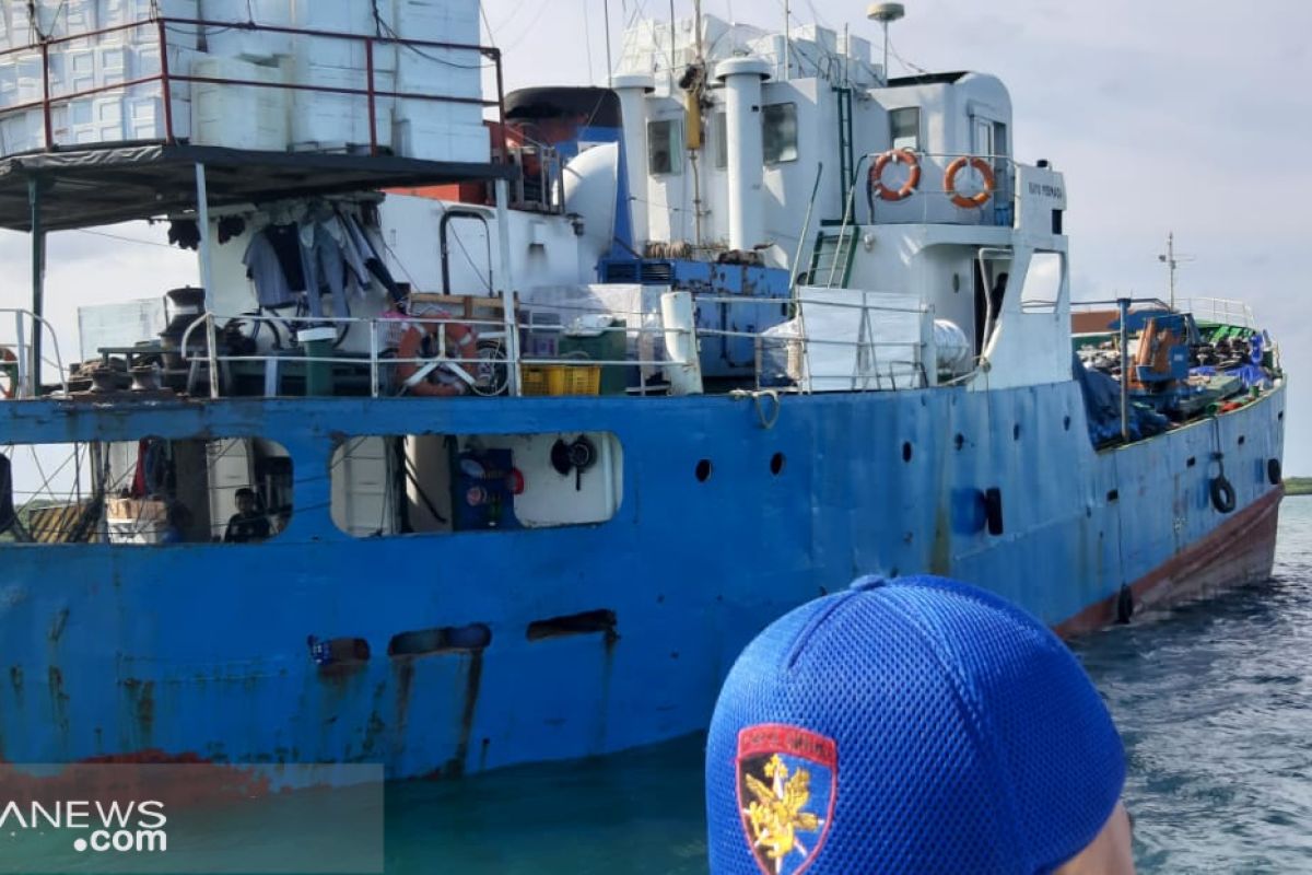 Kapal angkut logistik pemilu Natuna kandas