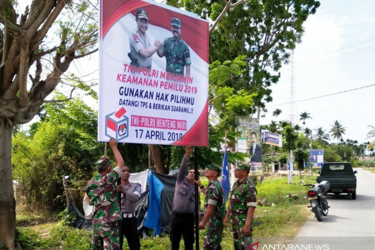 Polres Aceh Utara Sebarkan Spanduk Ajak Warga Gunakan Hak Pilih