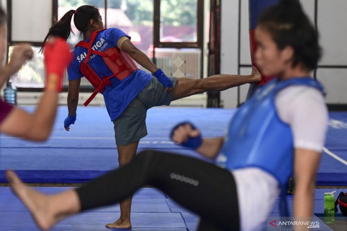 Atlet Wushu tetap latihan selama Ramadhan