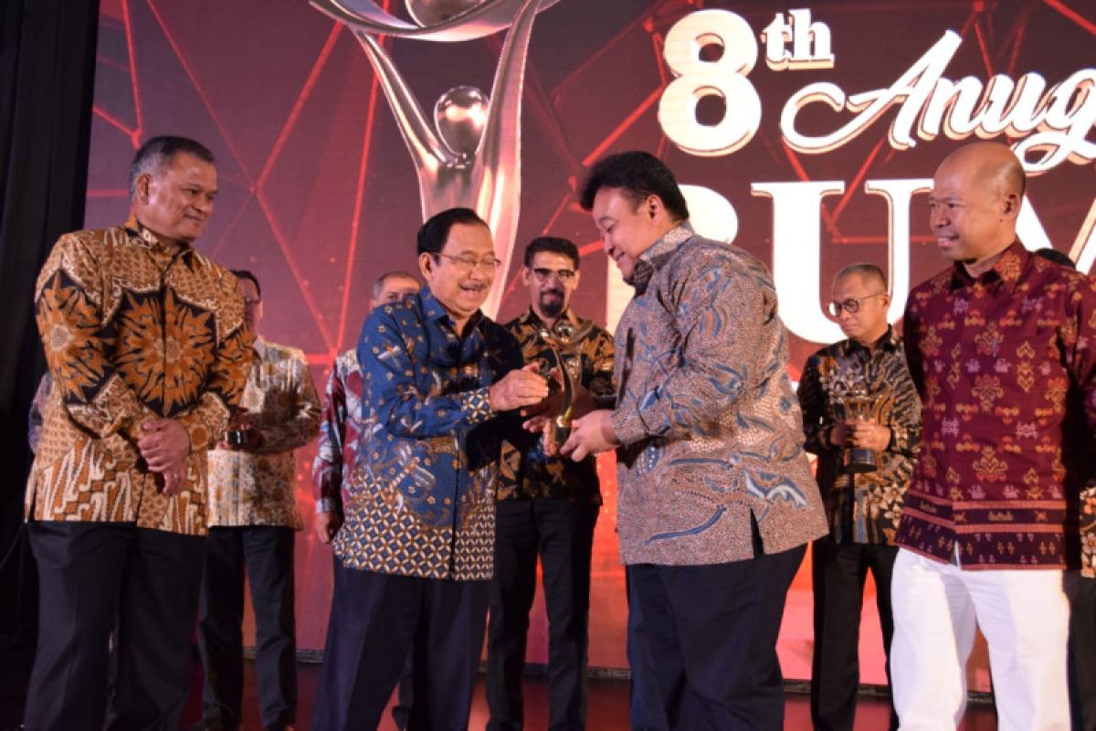 Dirut Rekind Raih "The Best CEO BUMN"