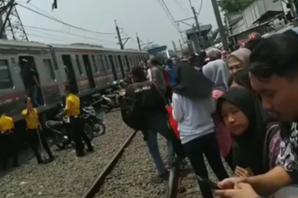 Layanan kereta komuter Tanah Abang-Rangkasbitung kembali normal