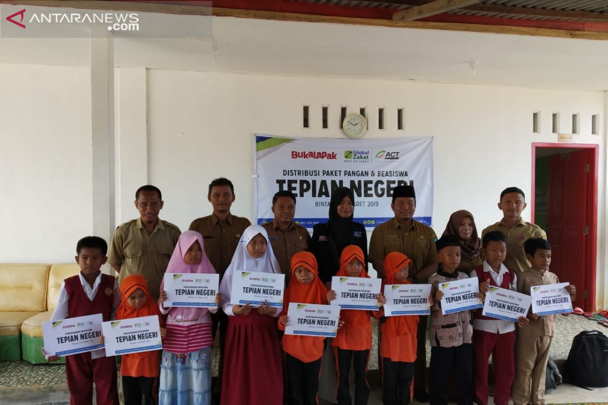 ACT beri beasiswa untuk pendidikan 10 anak Bintan