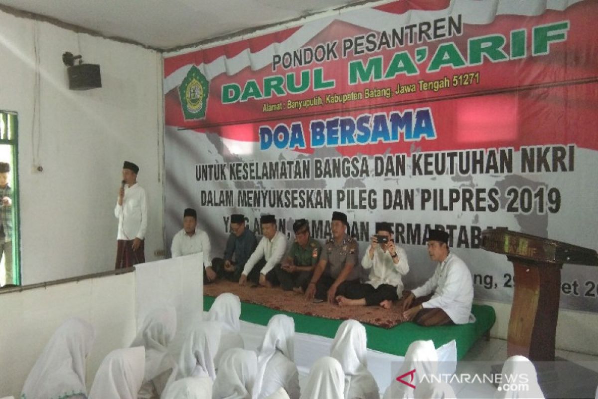 Ratusan santri di Kabupaten Batang deklarasikan Pemilu Damai