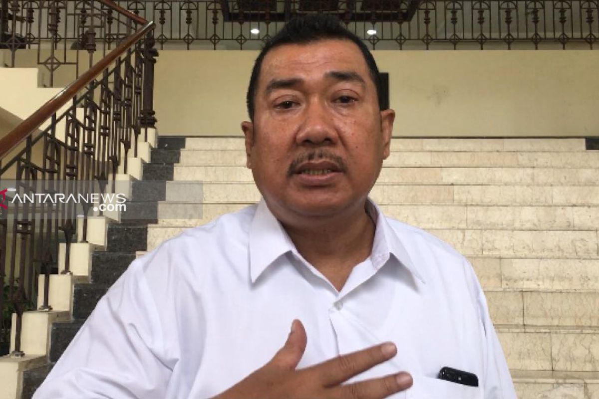 Pimpinan DPRD usulkan polling perlu tidaknya transportasi massal cepat di Surabaya