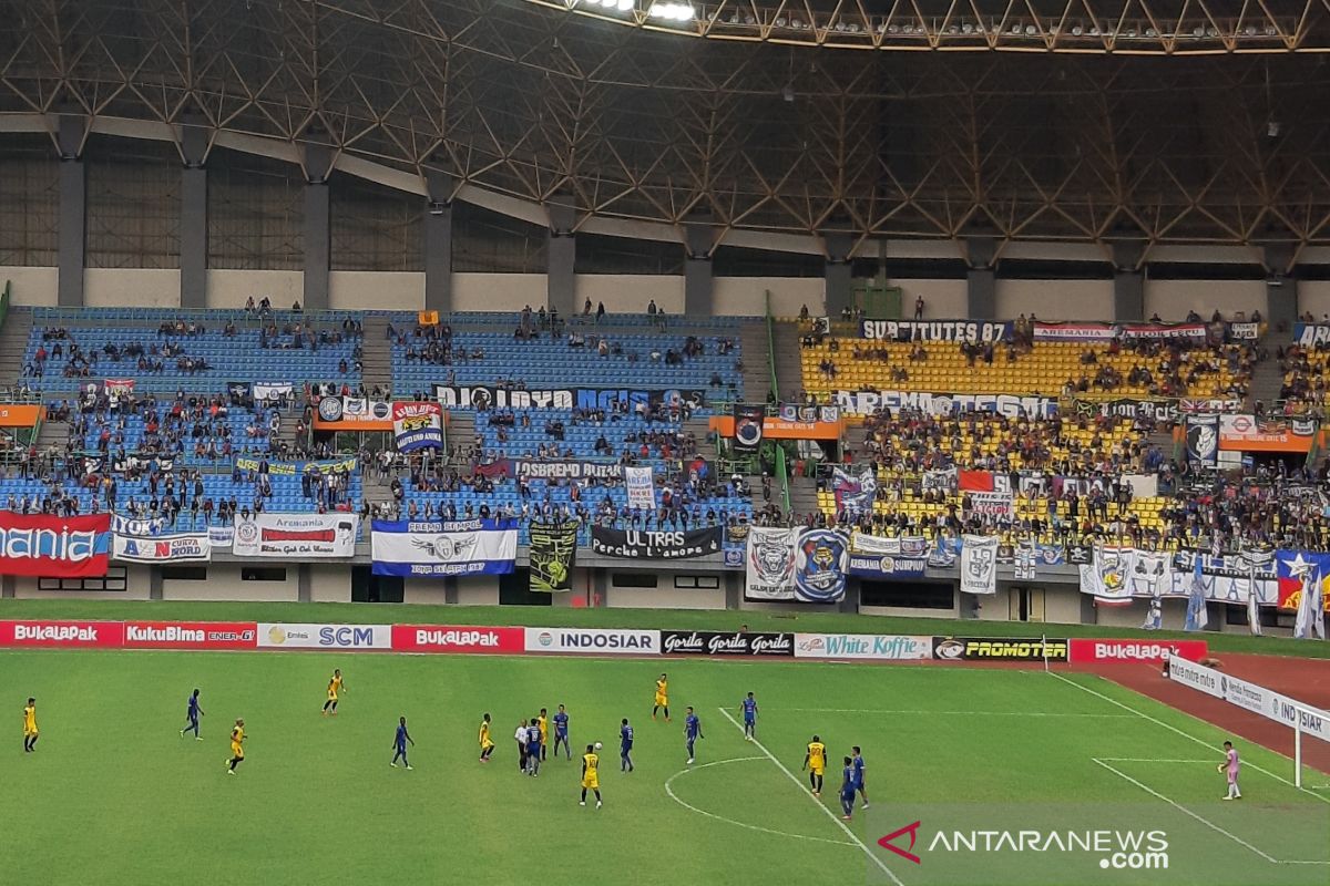 Libas Bhayangkara 4-0, Arema melaju ke semifinal Piala Presiden