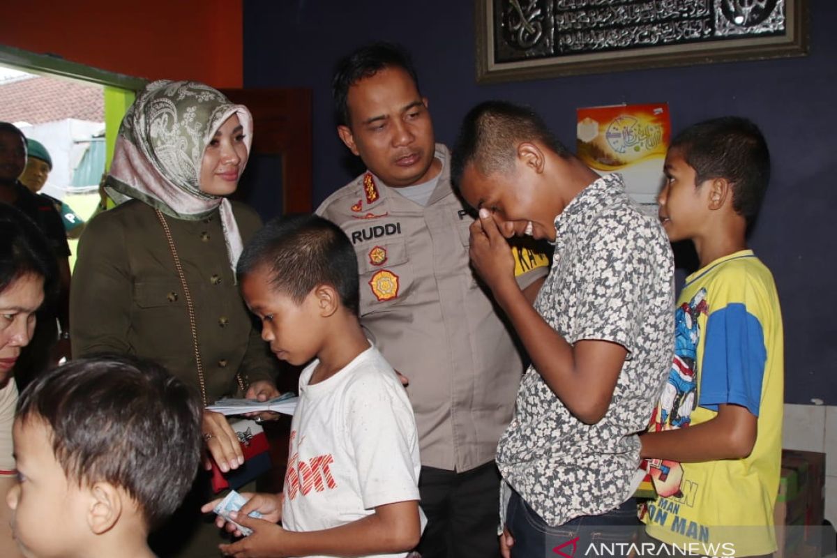 Kapolresta Denpasar berbagi tali kasih di Yayasan Al Ittihad Rasyid