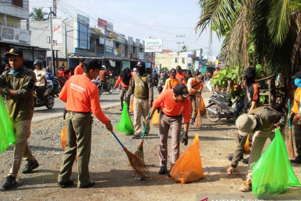 Satpol PP cleared the Handil Bakti area