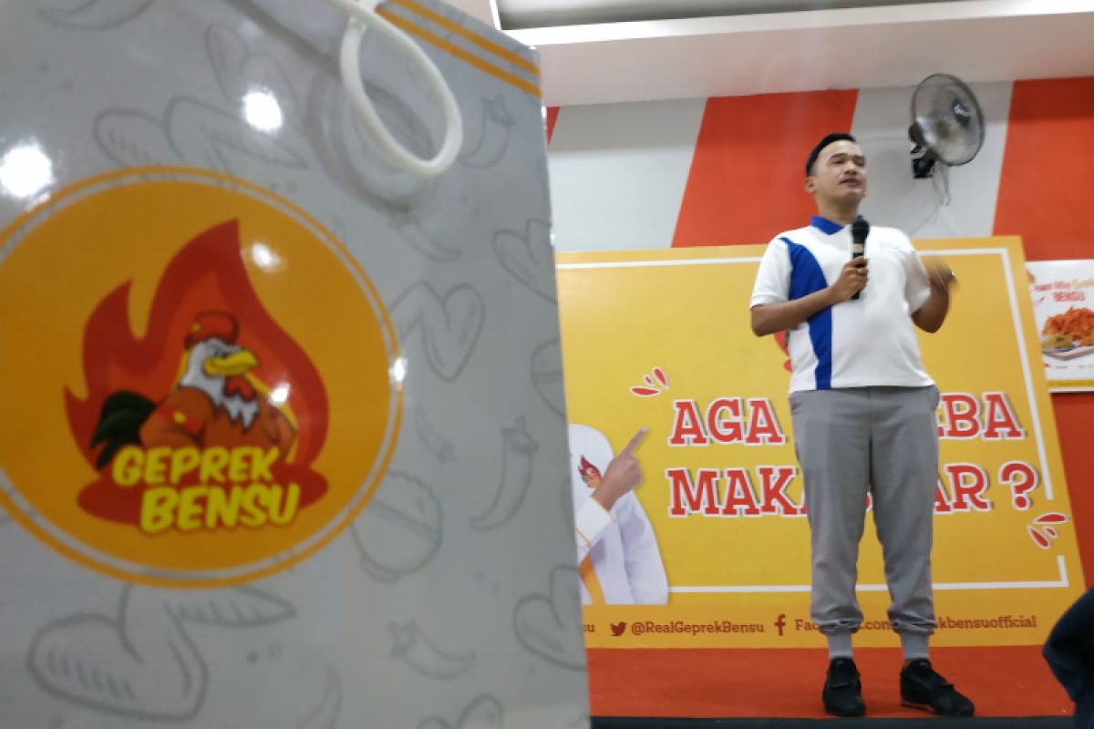 Artis Ruben Onsu buka usaha kuliner di Makassar